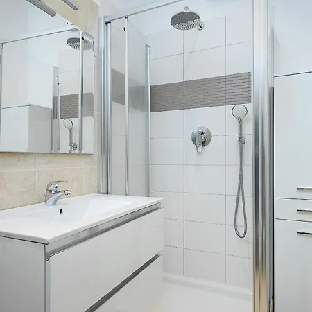 A 350m Da Chinatown Apartment Milan
